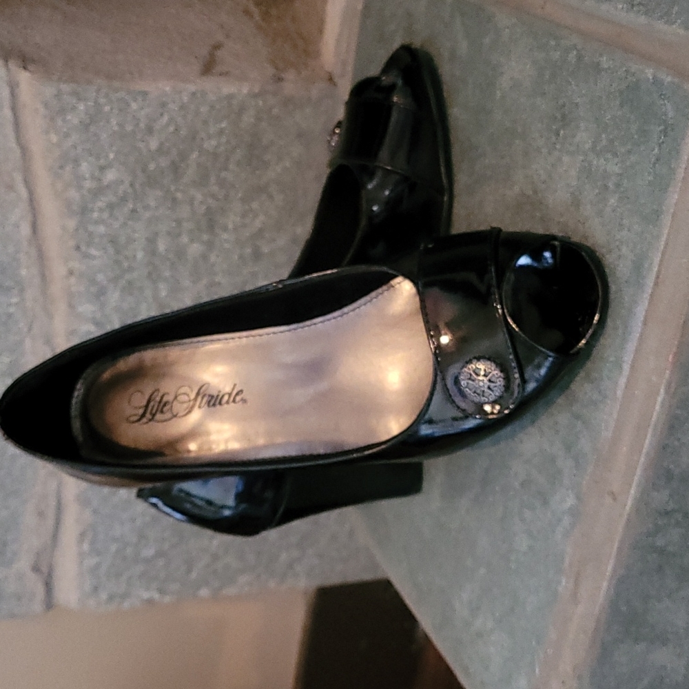 Black Patent peep toe